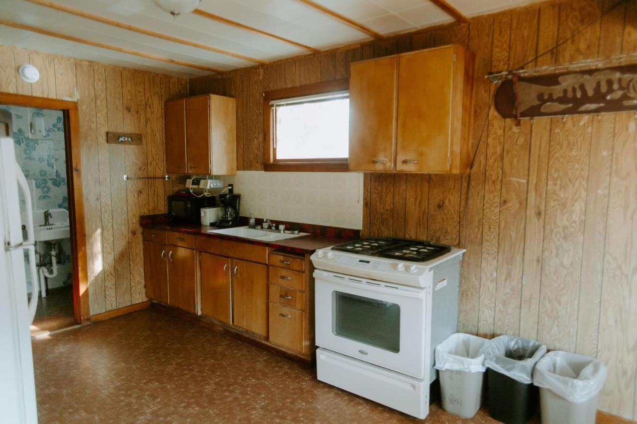 Silver Rapids Lodge & Campground Ely Esterno foto