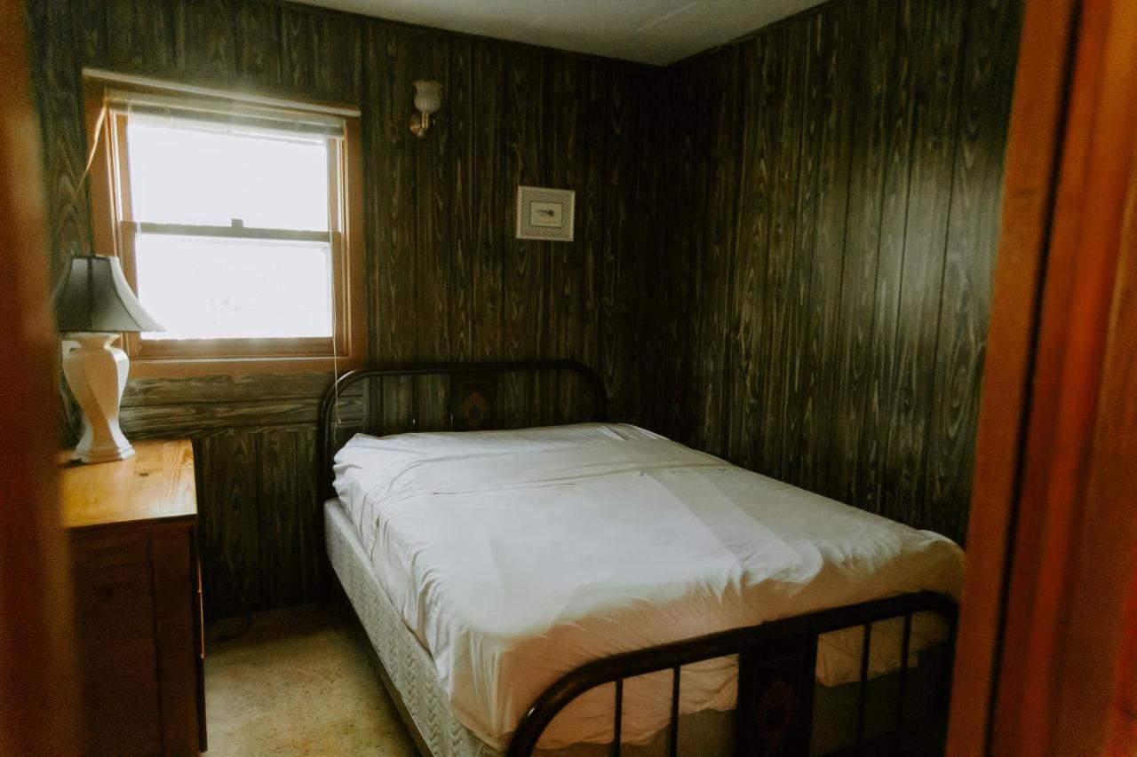 Silver Rapids Lodge & Campground Ely Esterno foto