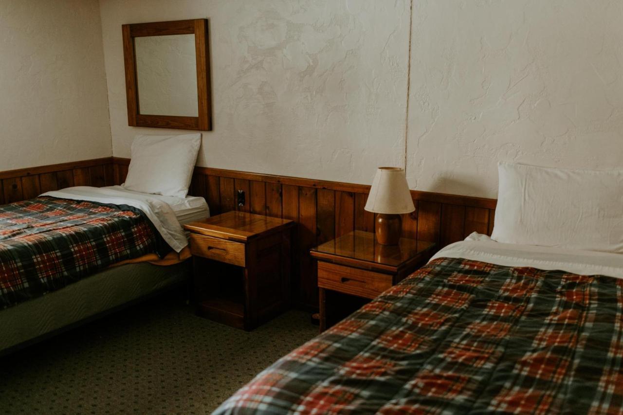 Silver Rapids Lodge & Campground Ely Esterno foto