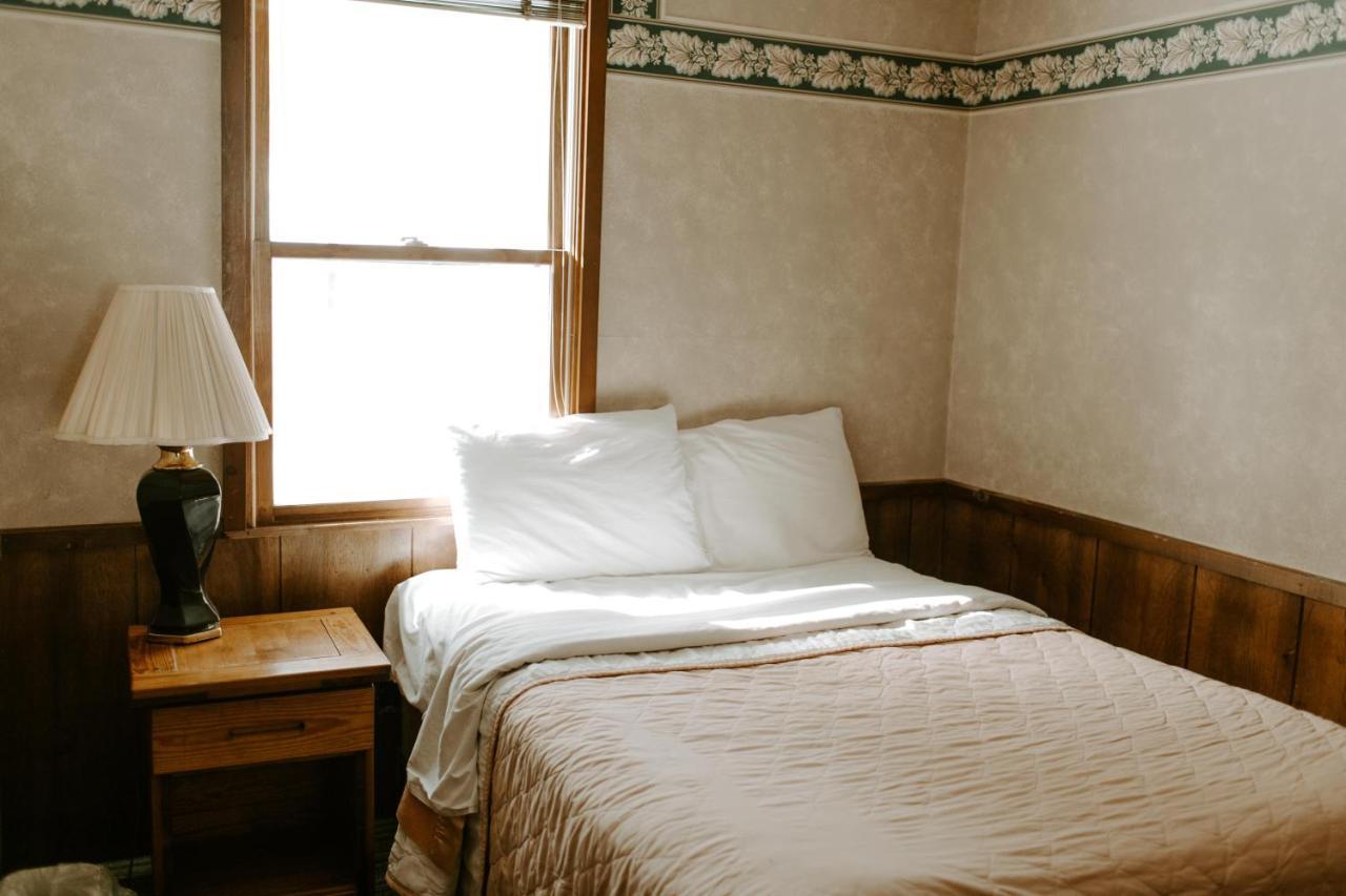 Silver Rapids Lodge & Campground Ely Esterno foto